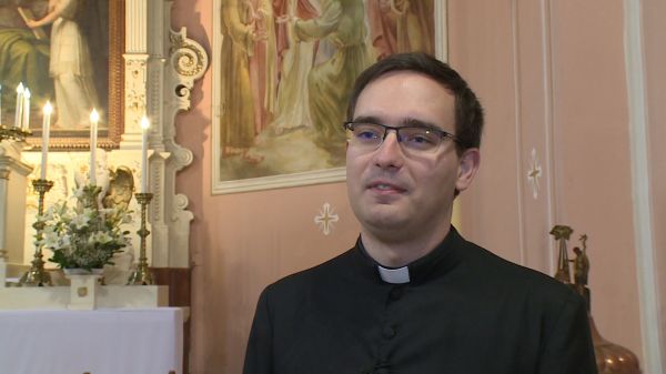 Hencz Márton kispap befejezte gyakorlatát a kapuvári Szent Anna-plébánián