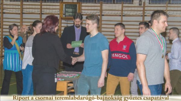 Riport a csornai teremlabdarúgó-bajnokság győztes csapatával