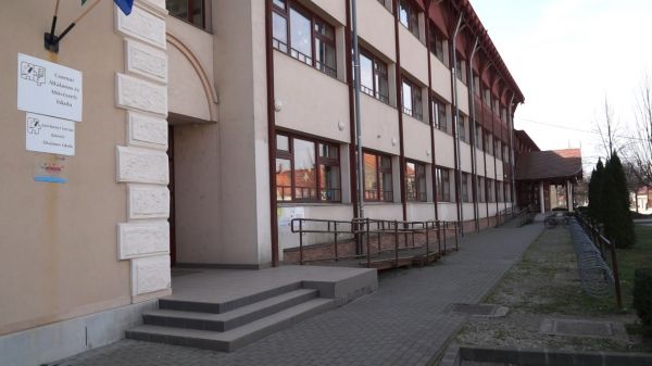 Vár a Széchenyi - iskolába hívogató program