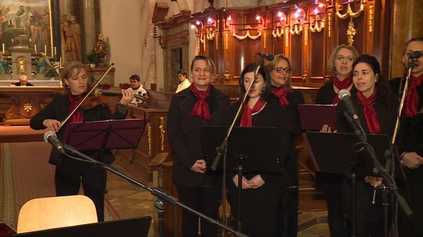 Az öröm hírnökeinek adventköszöntő koncertje a csornai Premontrei templomban