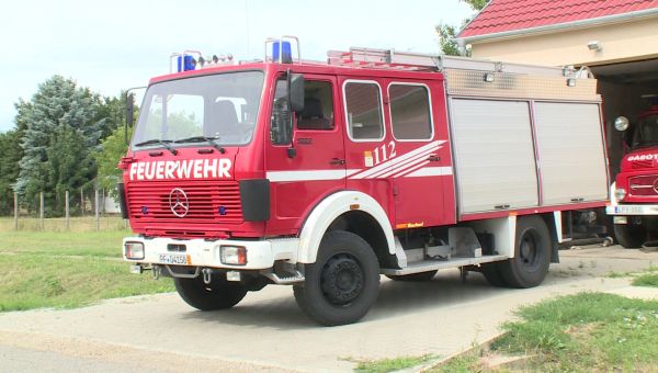 Mercedes típusú gépjármű fecskendőt kapott a beledi önkéntes tűzoltó egyesület