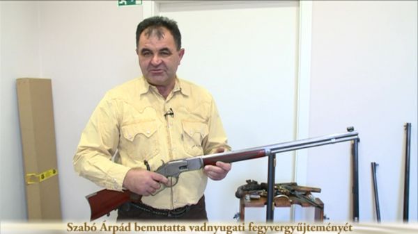Szabó Árpád bemutatta vadnyugati fegyvergyűjteményét