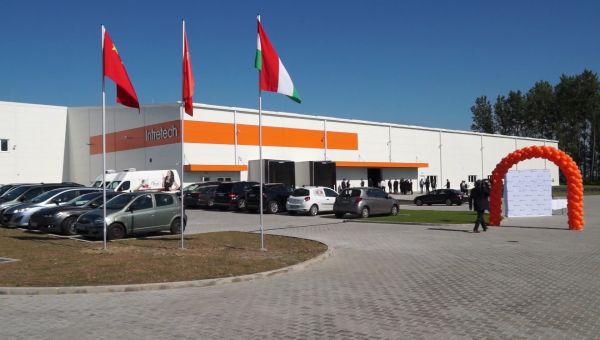 Átadták az Intretech Hungary Kft. új üzemcsarnokát a kapuvári ipari parkban