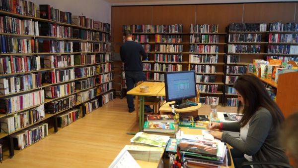 A könyvtár felújítása miatt a művelődési központban lehet könyveket kölcsönözni