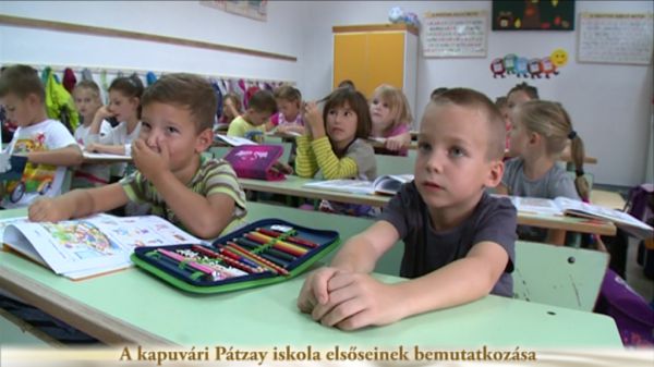 A kapuvári Pátzay iskola elsőseinek bemutatkozása