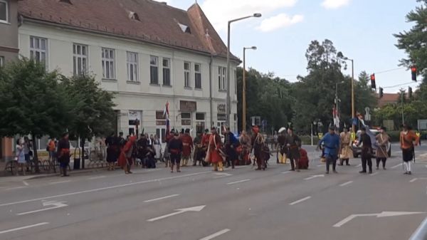 Kapu Vára Napok: középkori lőfegyverek ropogásától volt hangos a belváros