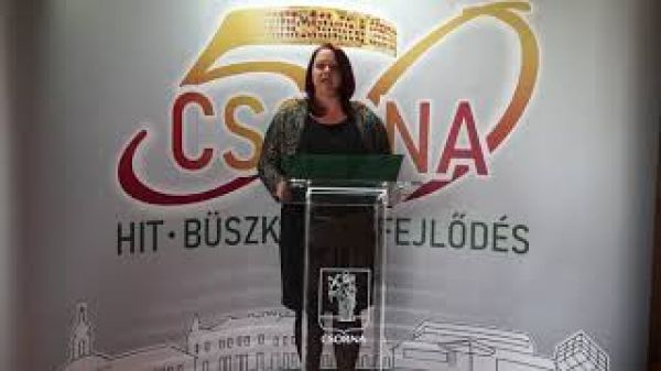 50 éve város Csorna - dr. Áder János köztársasági elnök és dr. Bónáné dr. Németh Katalin polgármester köszöntője