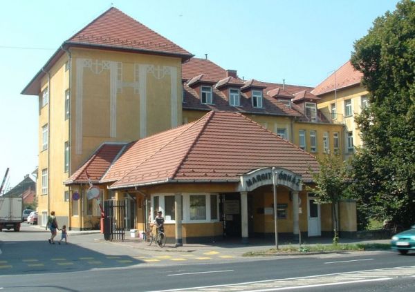 A Csornai Margit Kórház minden doglozója aláírta az új munkaszerződését