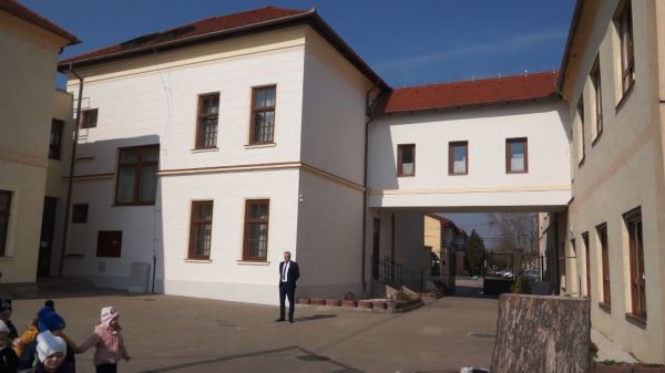 Befejezték a csornai Rákóczi iskola felújítását