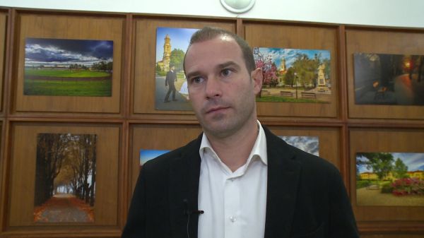 Hollik István, a Fidesz kommunikációs igazgatójának sajtótájékoztatója