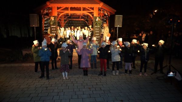 Advent nyitó Csornán