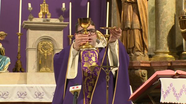 Nagyböjti szentmise a csornai premontrei templomban