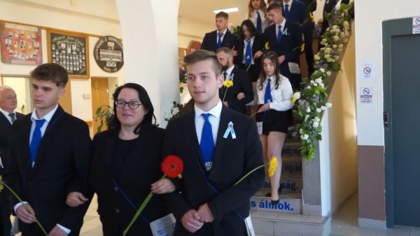Elbúcsúztak a csornai Hunyadi végzős diákjai