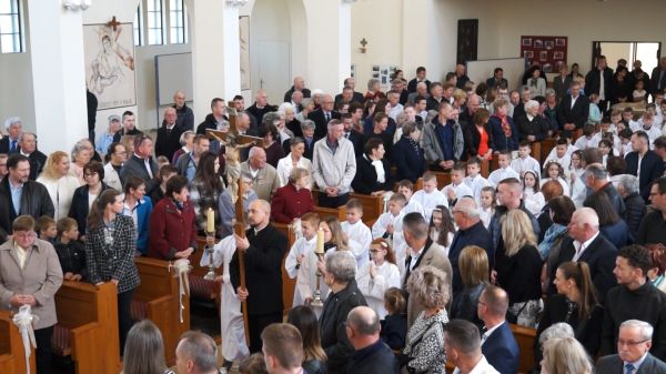 Elsőáldozás a Jézus Szíve templomban Csornán