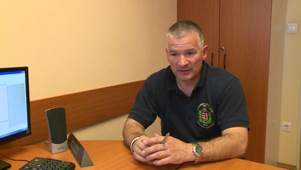 Varga András rendőr főhadnagy közlekedésbiztonsági tájékoztatója