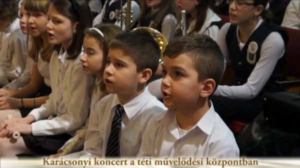 Karácsonyi koncert a téti művelődési központban