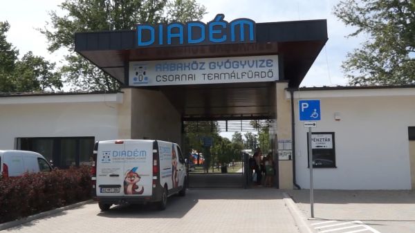 Megnyílt a Diadém termálfürdő Csornán