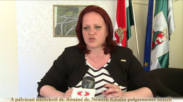 A pályázati sikerekről dr. Bónáné dr. Németh Katalin polgármester beszélt 