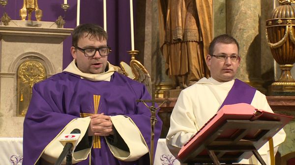 Nagyböjti szentmise a csornai premontrei templomban