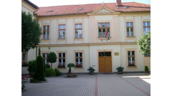 A csornai Rákóczi iskola beiratkozási tájékoztatója