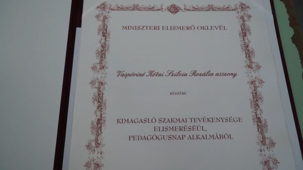 Miniszteri elismerő oklevelet kapott Vaspöriné Kótai Szilvia pedagógus