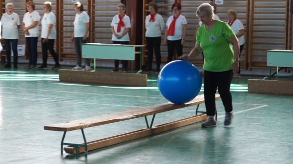 Nyugdíjas olimpia a beledi sportcsarnokban