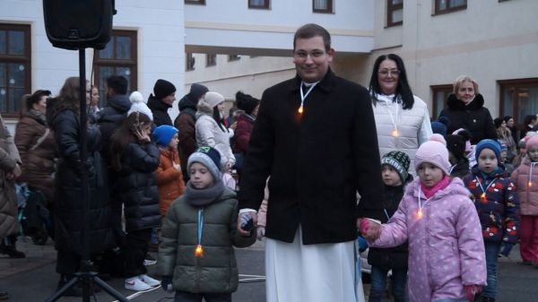 Adventi műsor a csornai katolikus óvodában