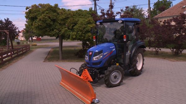Rábatamási új kompakt traktort vásárolt a Magyar Falu Program keretében