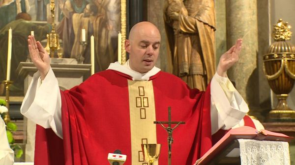 Szentmise a csornai premontrei templomban