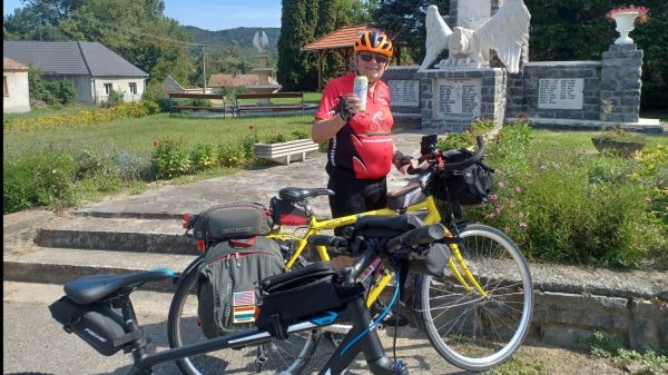 Lukácsy Jenő több száz kilométert kerékpározik Magyarországon