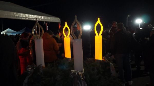Meggyújtották az adventi koszorú második gyertyáját