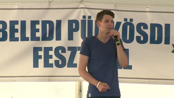 László Attila erdélyi magyar énekes koncertje Beledben