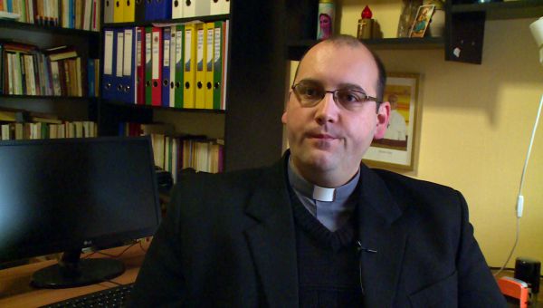 Beszélgetés Megyeri Cipriánnal, Tét új katolikus plébánosával