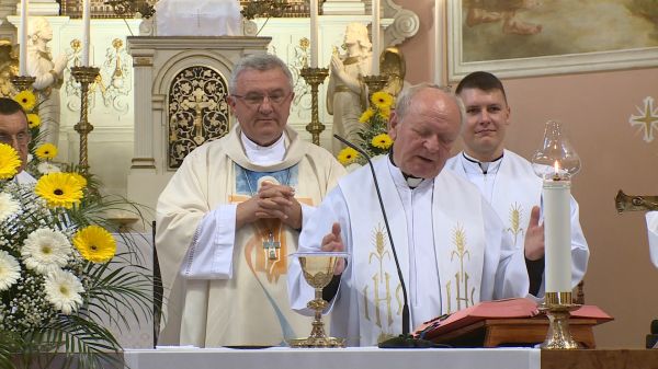 Ünnepi szentmise és jubileumi műsor a kapuvári Szent Anna templomban