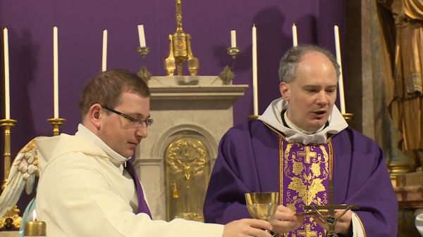 A szerzetesekért és a papokért imádkoztak a csornai premontrei templomban