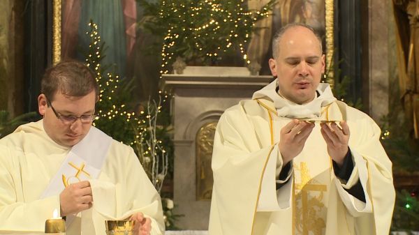 Szentmise a csornai premontrei templomban