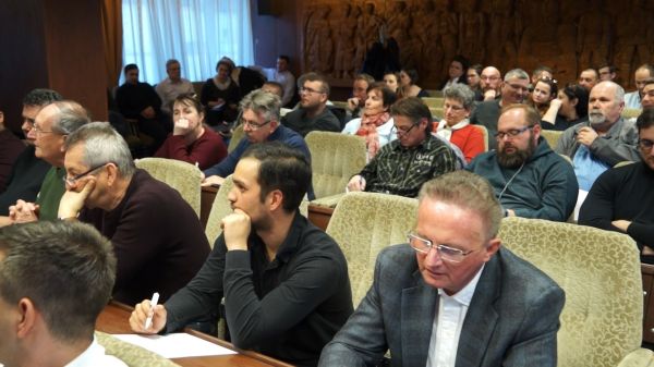 Civil fórum a csornai polgármesteri hivatal nagytermében