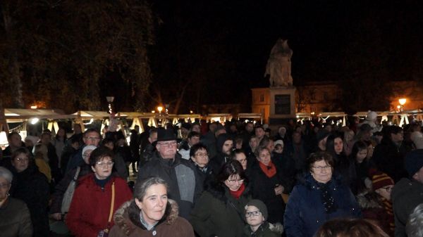 Koncertekkel és kirakodóvásárral köszöntötték az adventet Kapuváron